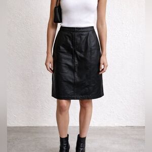 Evan Davies Black Leather Pencil Knee Length Skirt Back Zip Closure Size 4P